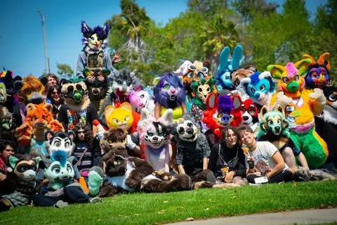 Group photo on the lawn, photo by Beefshanks